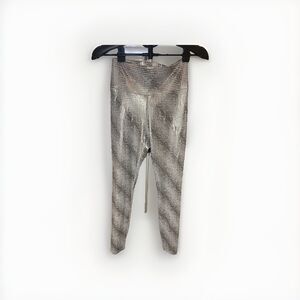 Peloton women’s leggings- Large- NWT-Show UP foil color